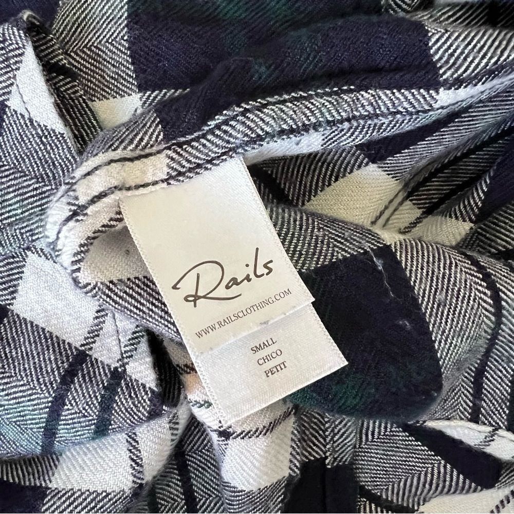 Rails Dylan Shirt in white navy Forrest plaid flannel button down - Picture 7 of 8